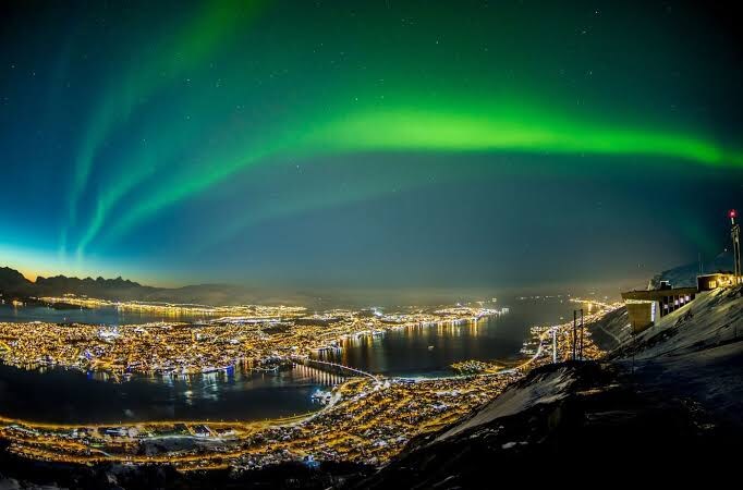 Aurores boréales observées en septembre dans la région de Tromsø.
