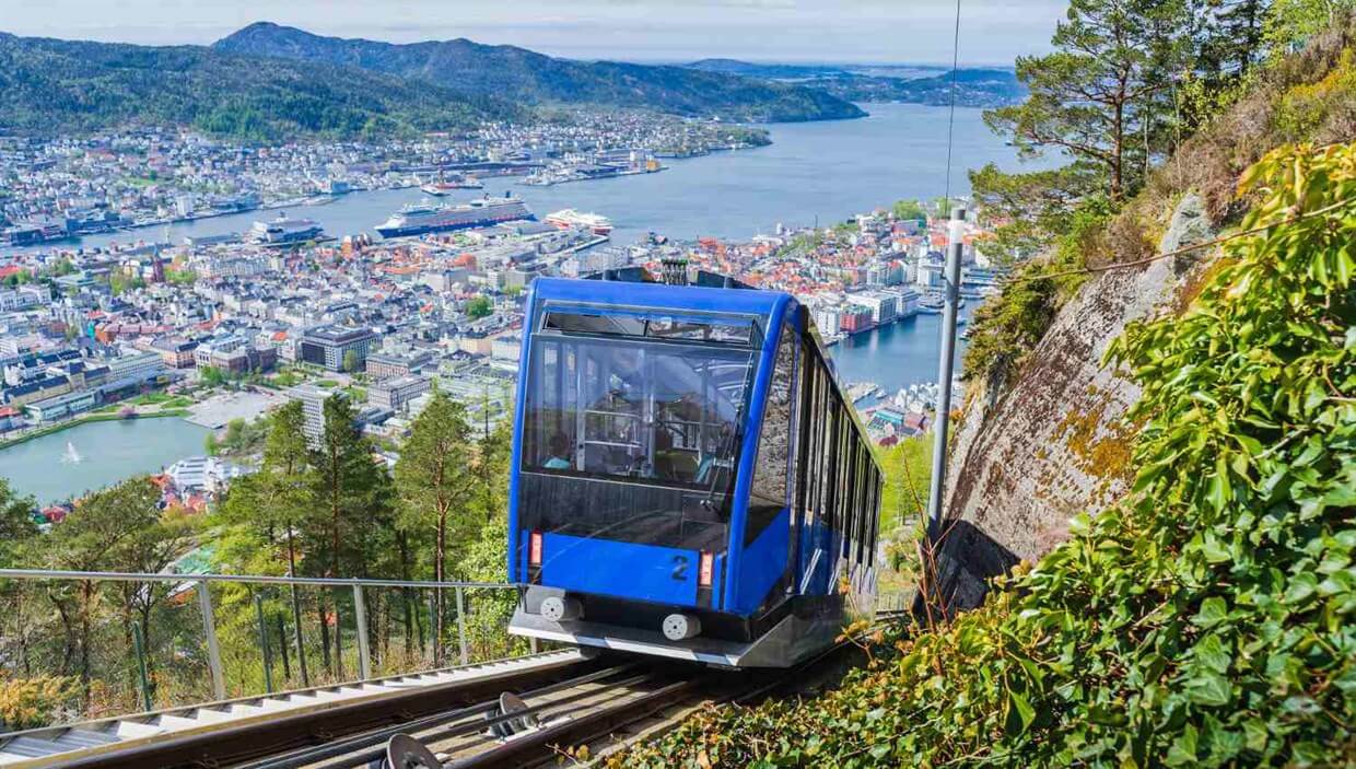 Vue panoramique sur Bergen depuis les hauteurs de Fløyen.
