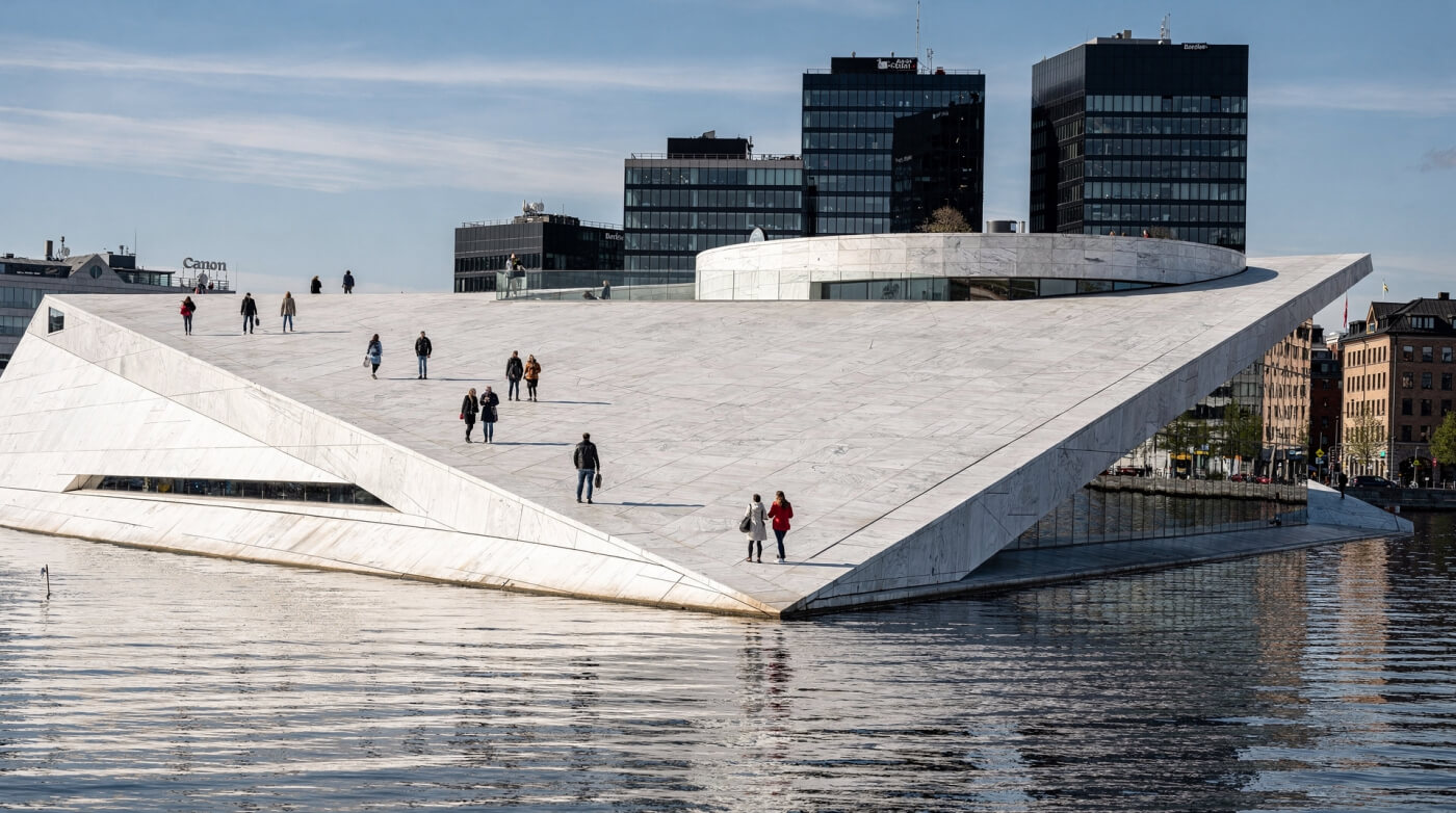 Front de mer entre l’Opéra, Bjørvika et MUNCH à Oslo.